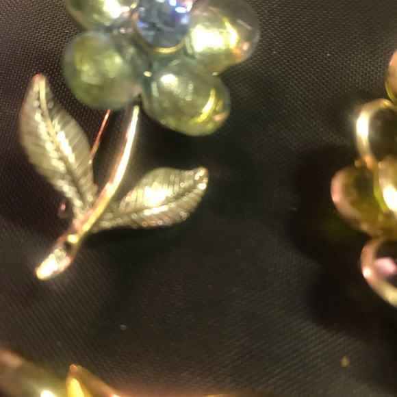 Brooches - Picture 3 of 3